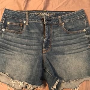 Size 14 American eagle shorts